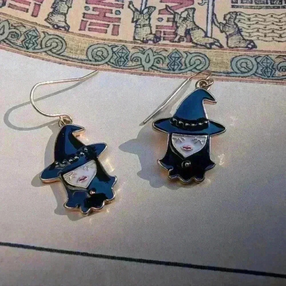 Witch Hat Earrings  - Black - Picture 6 of 7